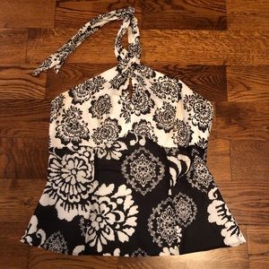 White House black market size medium